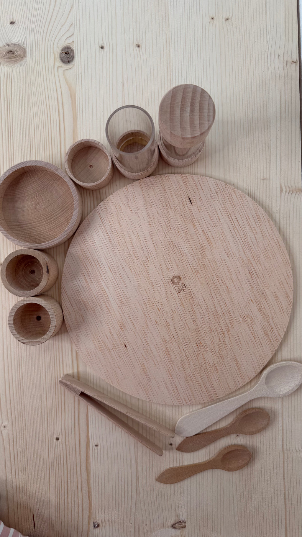 Entdecker-Tablett – Schöpfen, Sortieren & erstes Forschen