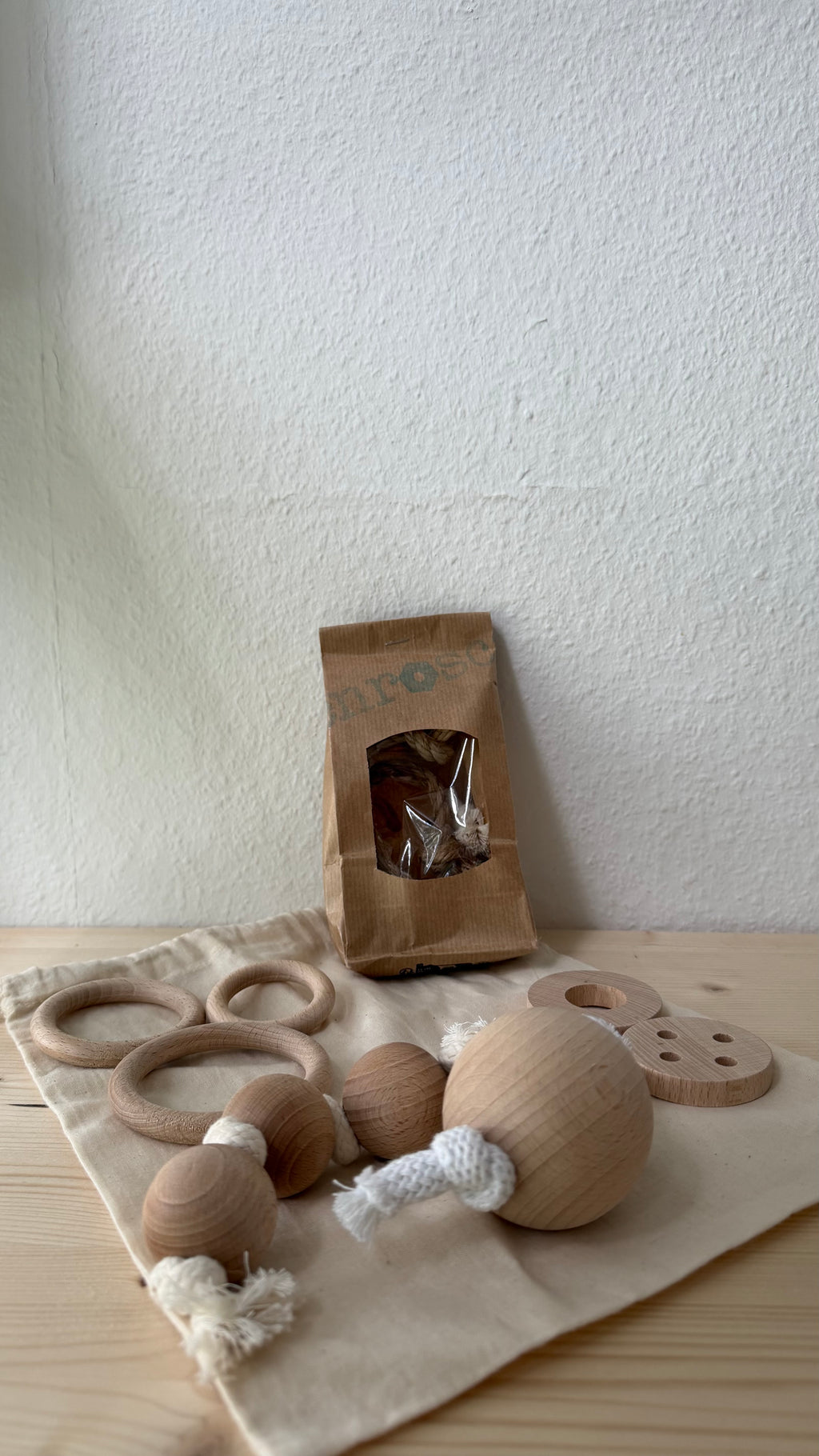 Mini Box – Erste Loose Parts für freies Spiel (6+ Monate)